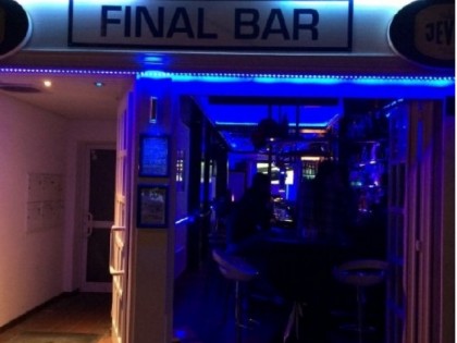 Photo: Final Bar